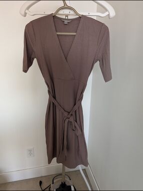 Wrap-Style Short Sleeve Dress in Mauve